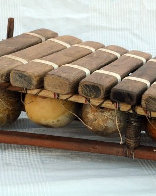Bobo diatonisches Balafon Instrument 12 Klangstäbe
