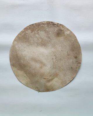 Rasiertes dünnes Djembe Hirschfell S