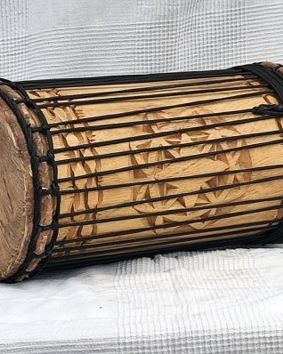 Guinea Kenkeni Dundun traditionelle 6113